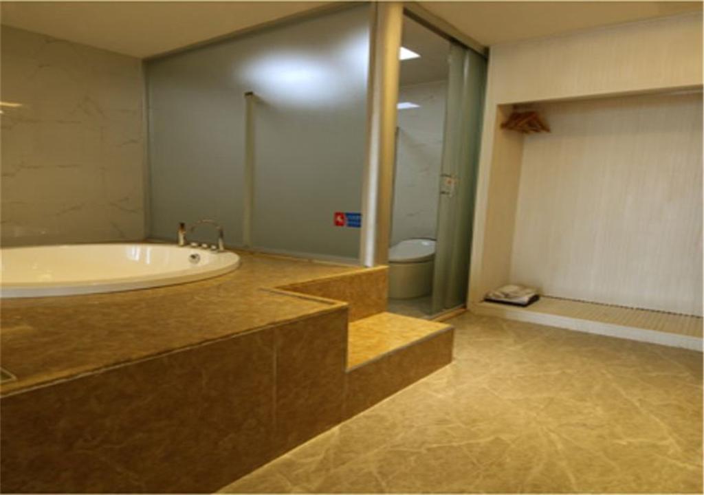 Warmness Club Hotel Xiamen Esterno foto